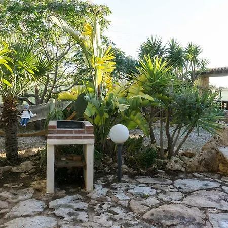 Aparthotel Dammusi Del Sole 3*