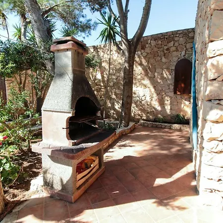 Aparthotel Dammusi Del Sole 3*