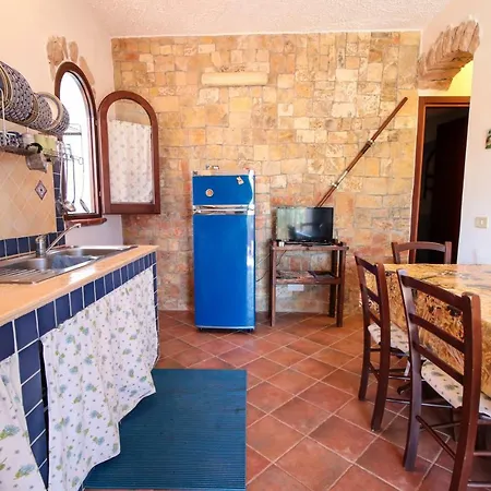 Aparthotel Dammusi Del Sole 3*
