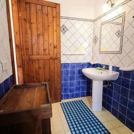 Aparthotel Dammusi Del Sole 3*