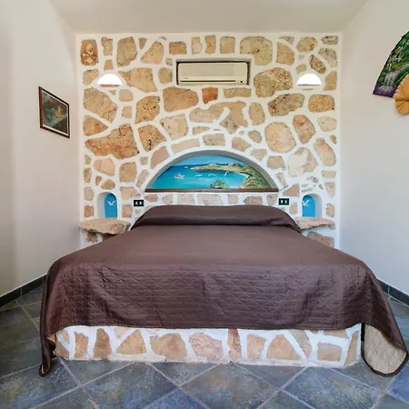 Dammusi Del Sole Aparthotel 3*