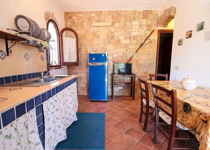 Aparthotel Dammusi Del Sole 3*